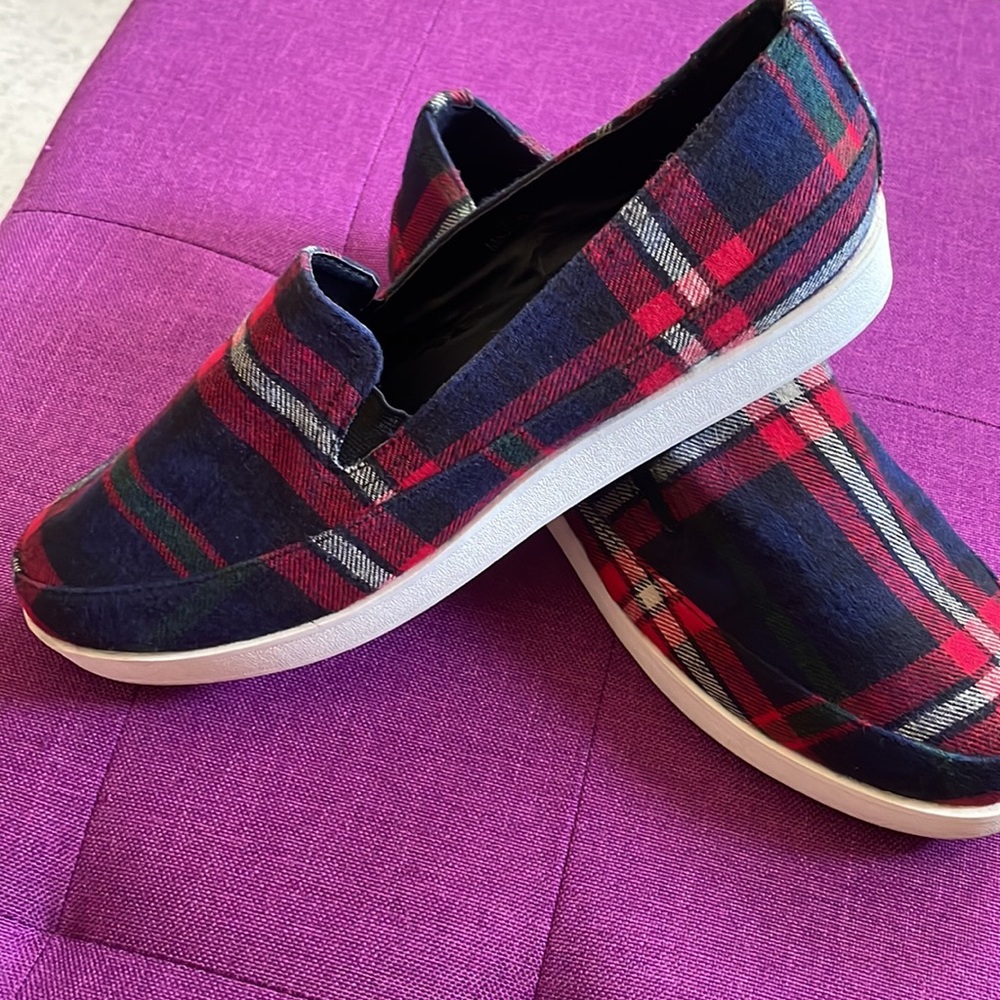Red/Navy Tartan Slip-On Shoes - Picture 3 of 6